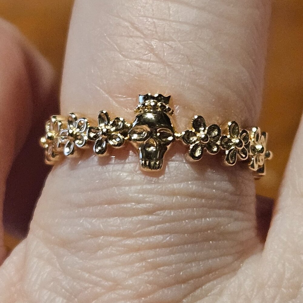 MONICA RICH KOSANN NOW OR NEVER SKULL FLOWER POESY STACKING 18K GOLD RING BAND 6